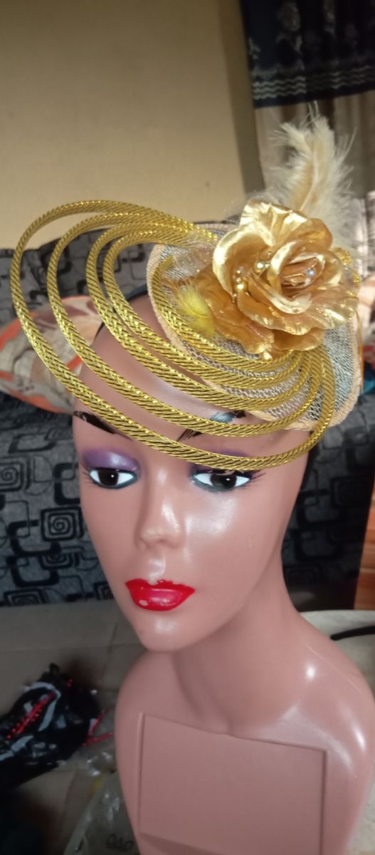 Ladies Hat Fascinators Gold