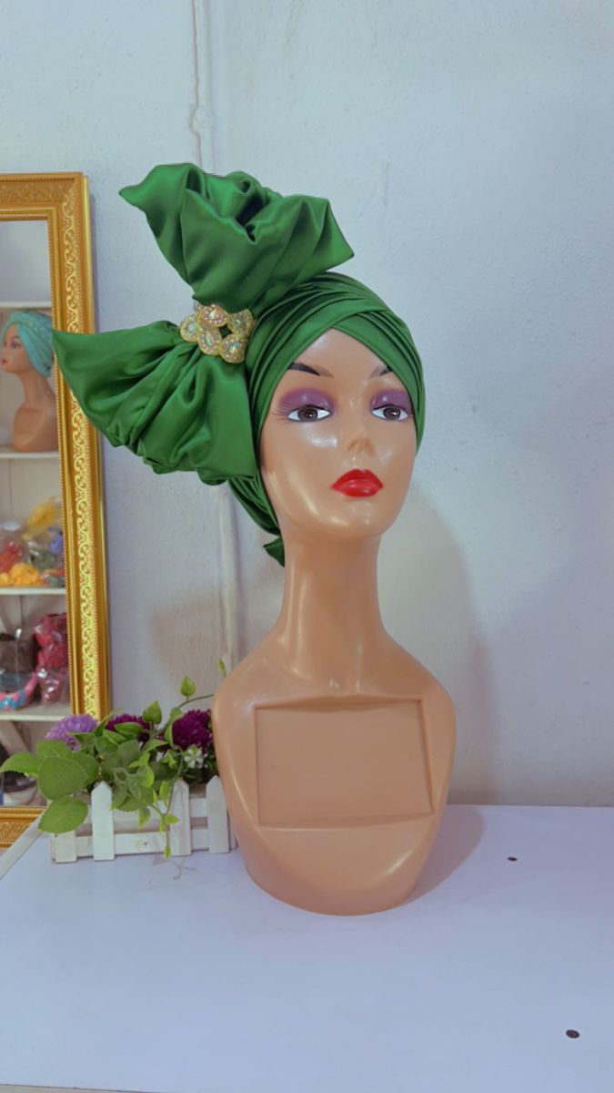 Turban For Regal Occasions In Green