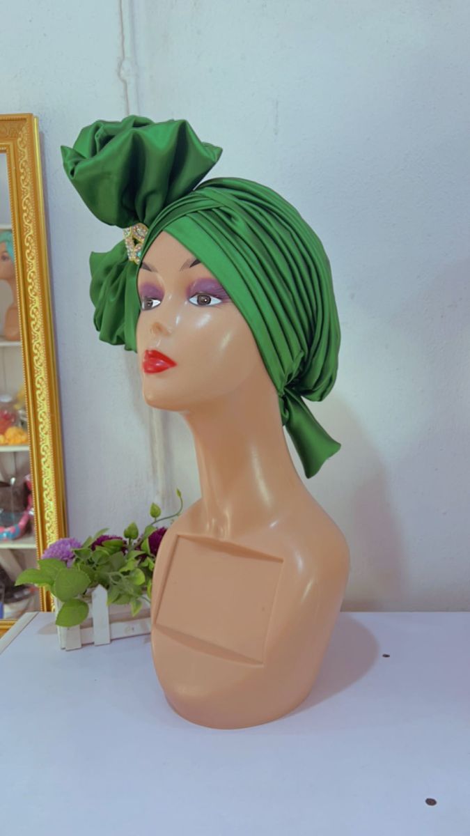 Turban For Regal Occasions In Green