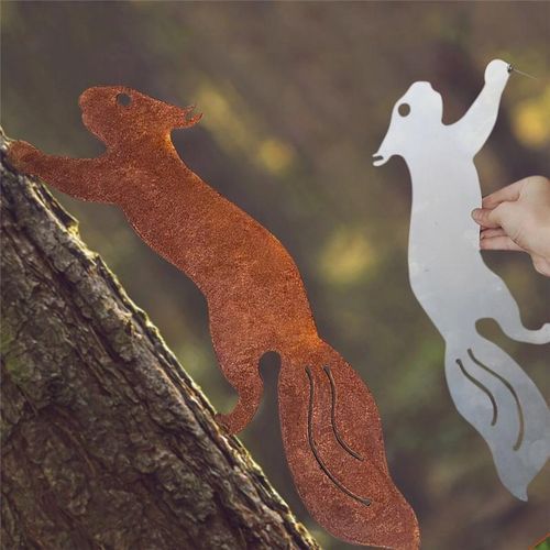1pc Outdoor Rusty Metal Running Squirrel Silhouette Garden