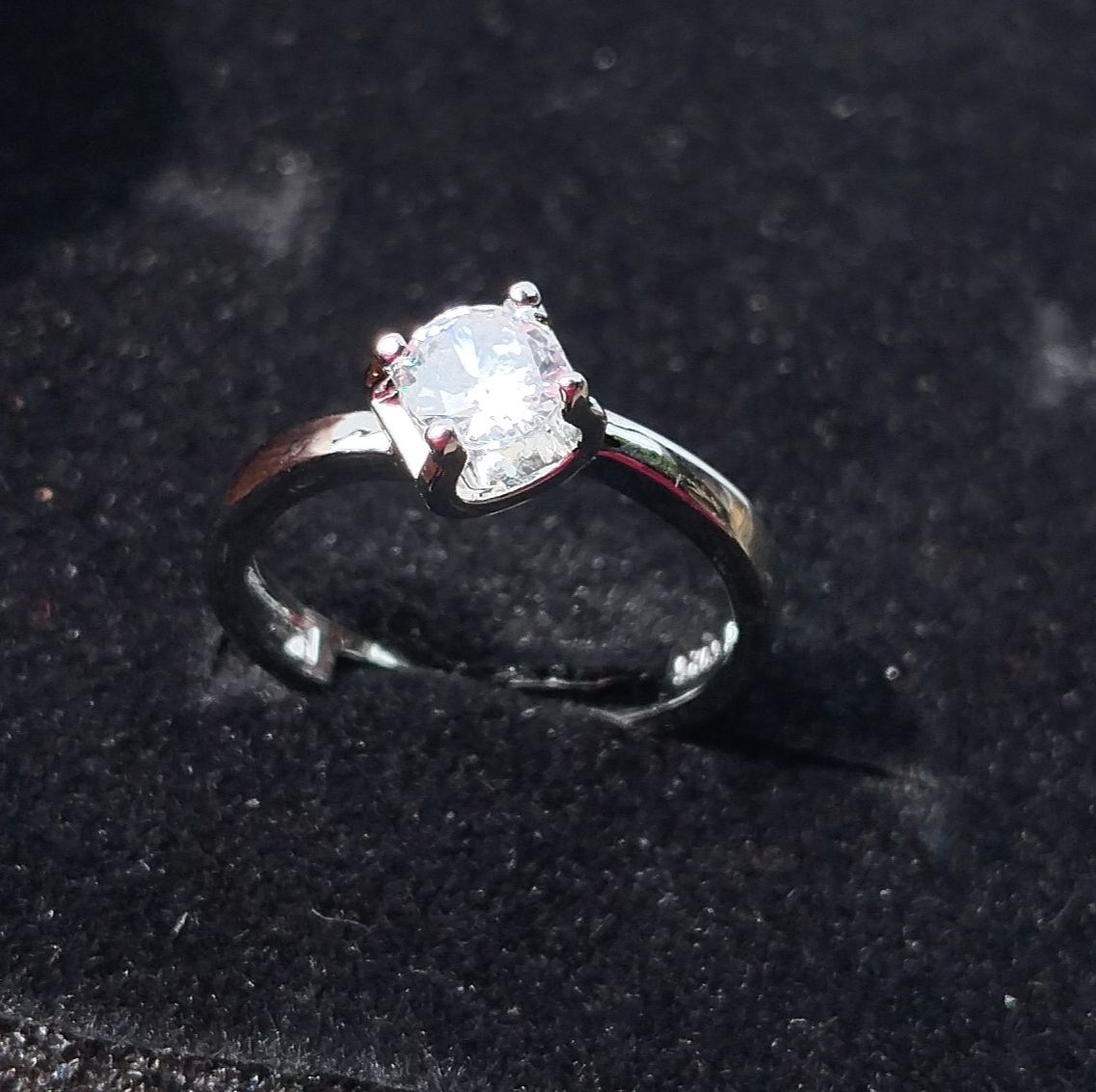 Adjustable Silver Engagement Proposal Ring With Case