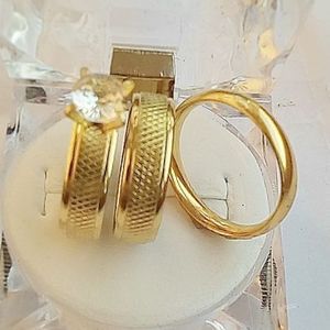 Lovely Couples Wedding Ring Set