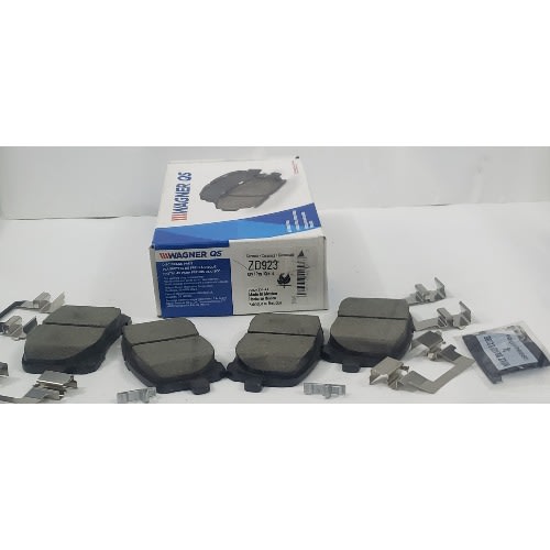 Front Ceramic Disc Brake Pad Set - 4 Pieces -  Qs Zd 923