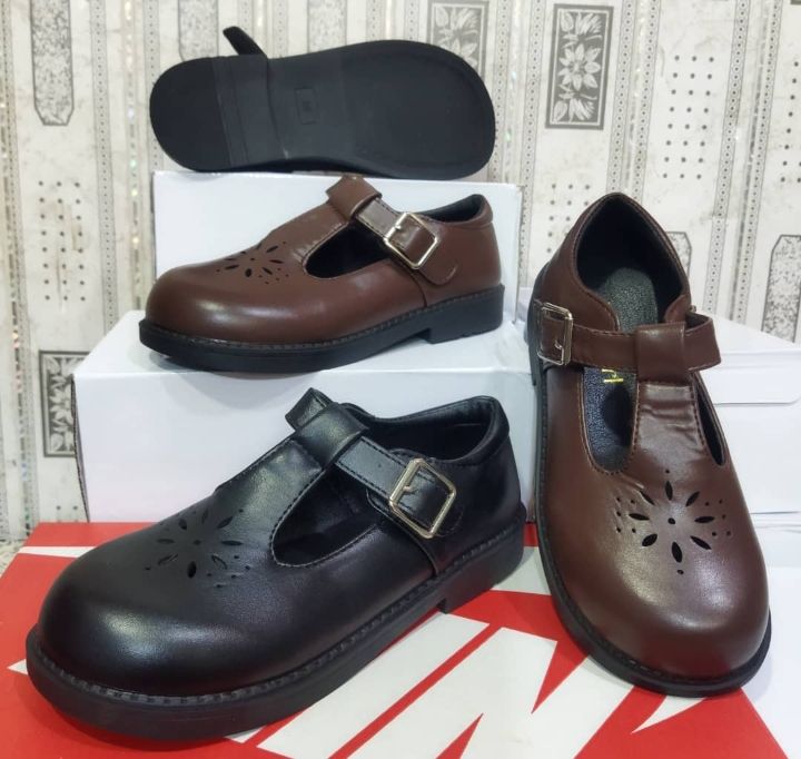 Bts Cortina Unisex Shoes- Brown
