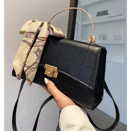 Ladies Iron Hand Bag - Black