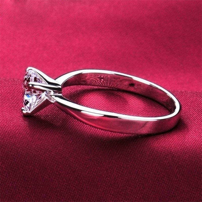 Simple Heart-shaped Diamond Ladies Ring Engagement Wedding Anniversary Gift