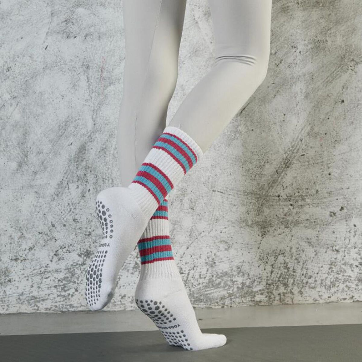 1 Pair Thermal Socks Winter Women Fitness Yoga Long Calf Socks Red White