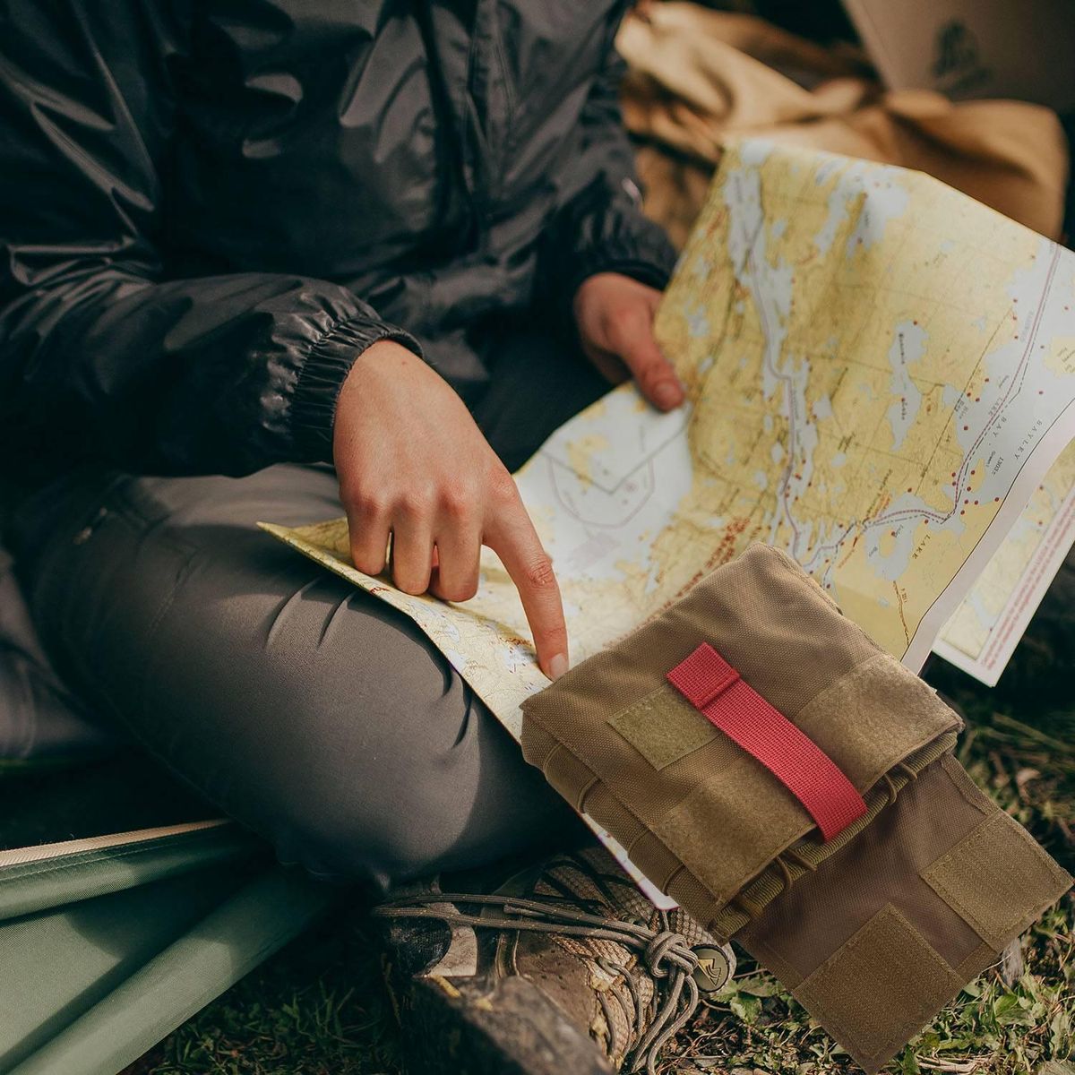 Bag Removable First Aid Pouch Emergency Case Survival Kits for Backpack Belt Travel Camping Hiking Hunting Tool