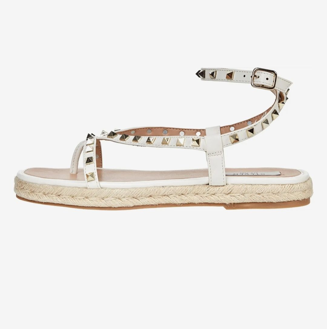 Beautiful Female Fashion Sandals With Gold Spikes (white)