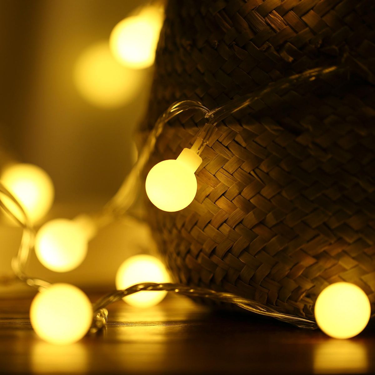 Neoglint Plug-in Globe String Lights 18m/59.06ft 150 LEDs Ball Fairy Light with Controller Warm Lighting 8 Modes Timer Function Decorative for Indoor Outdoor Wedding Party Christmas Tree Garden