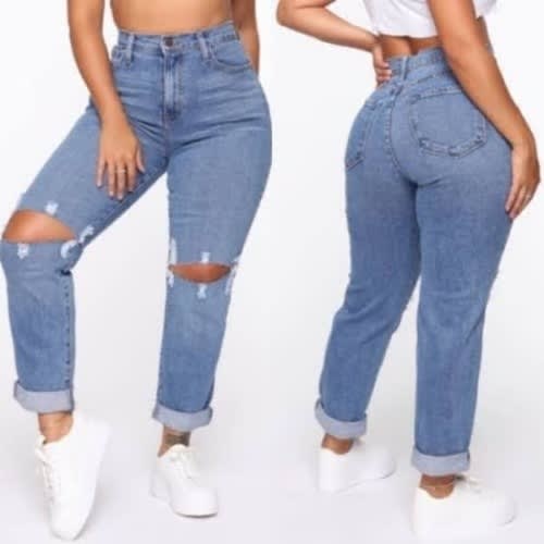 Ripped Boyfriend Jeans