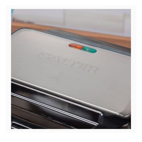 Deep Fill Waffle Maker Iron With Xl Non-stick Cooking Plates - 900w