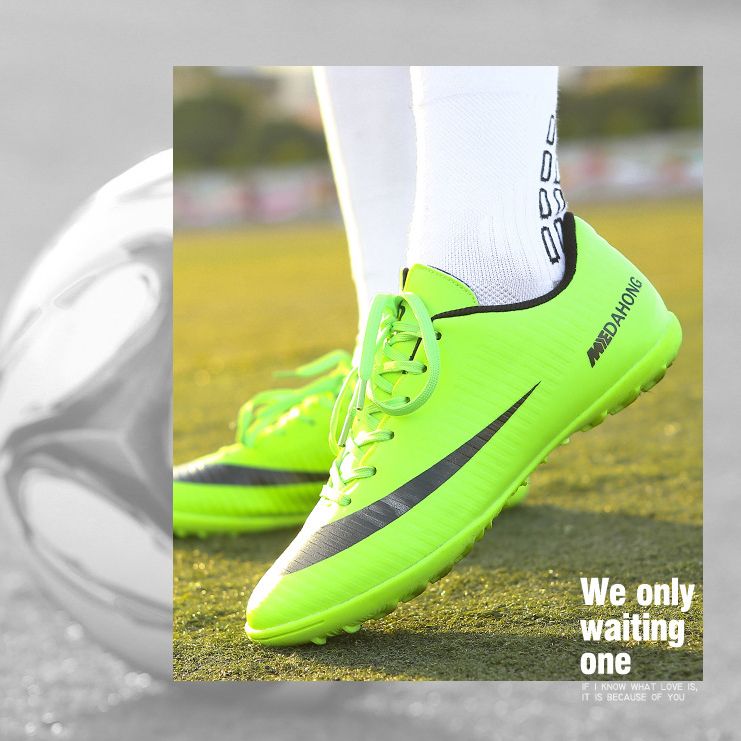 SPORT Men Football Training Boots-Green