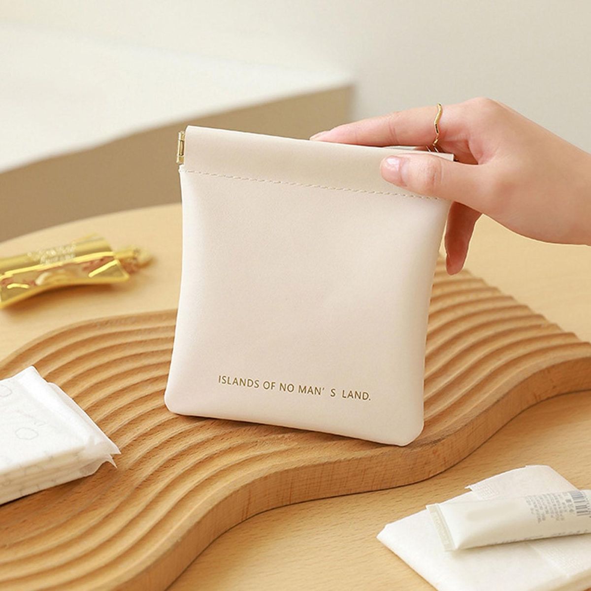 High-quality Storage Bag Chic Mini Waterproof Cosmetic Bag for Makeup White