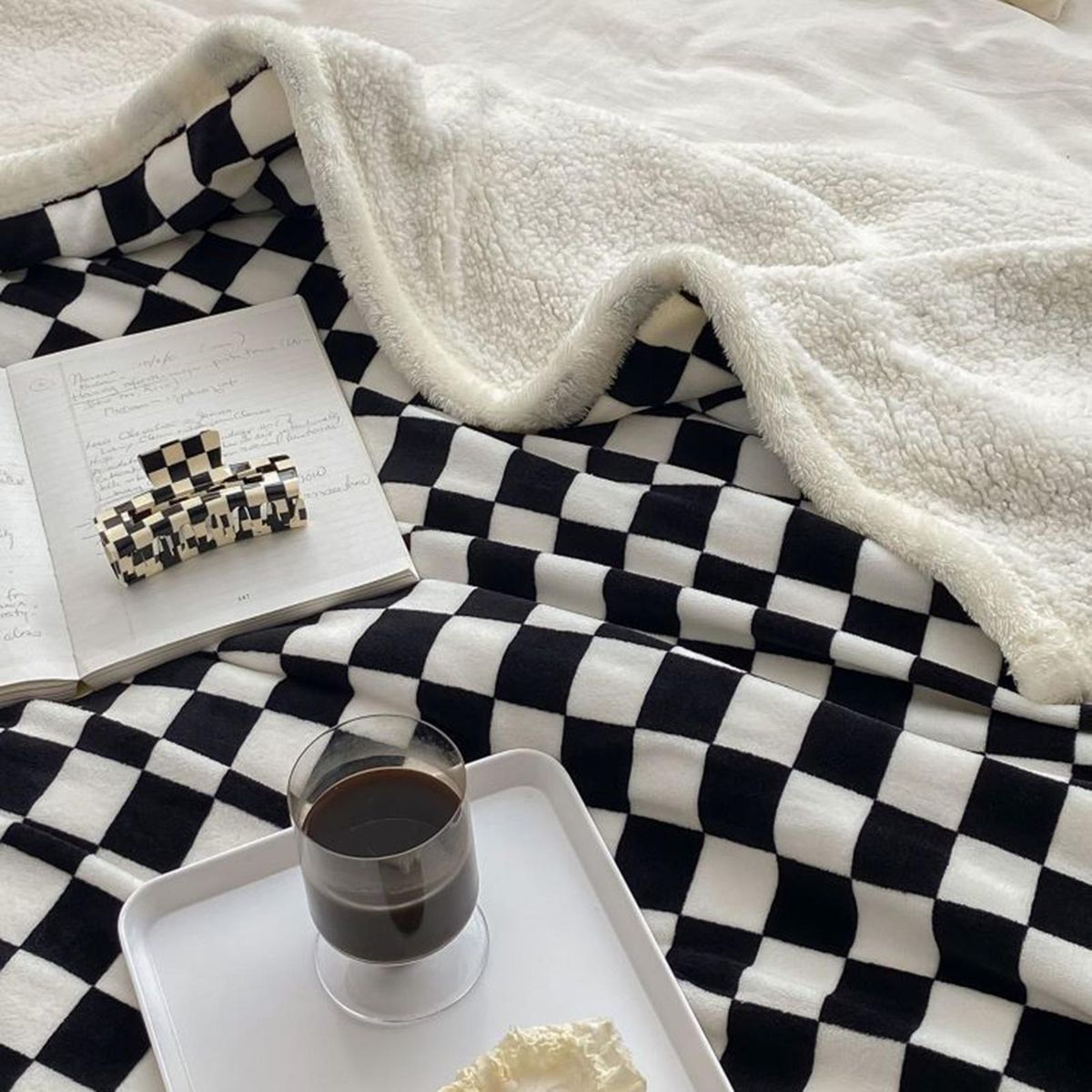 Throw Blanket Winter Watching TV Sofa Leisure Blanket Quilt Black