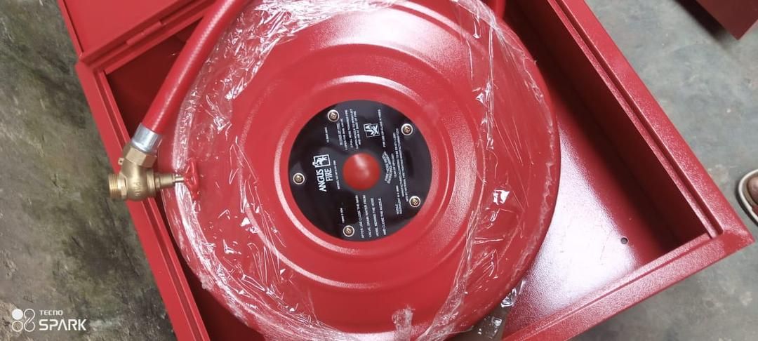 SWINGING ARMS HOSE REEL