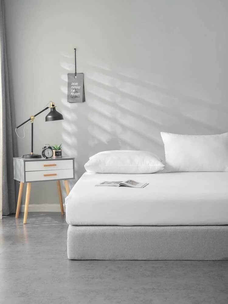 Fitted Sheet Mattress Protector + 2 Bed Pillows - White