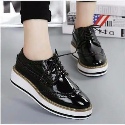 Ladies Gloss Leather Sneakers - Black