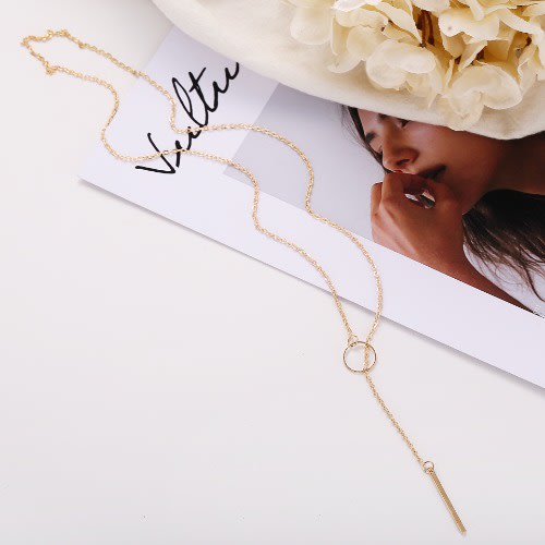 Tiny Female Necklace - Gold
