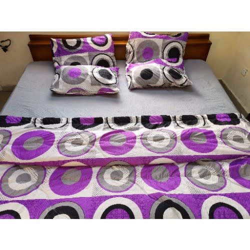 Plain Grey Bedsheet With Purple-grey Duvet And 4 Pillow Covers - 6x7