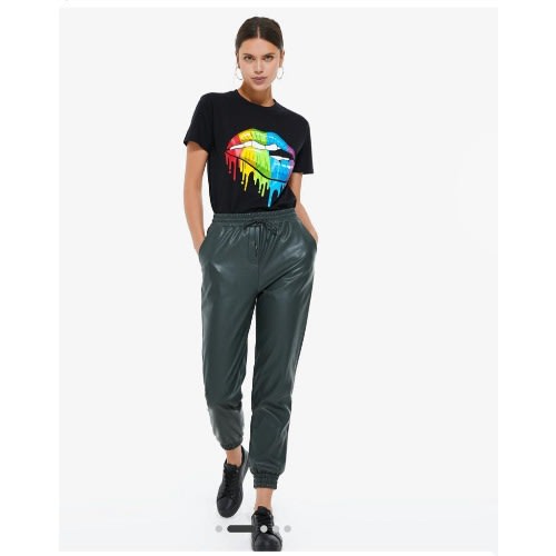 Multicolored Rainbow Lips Print T-shirt - Black