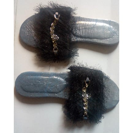 Flat Slippers With Hair Fabric