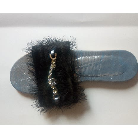 Flat Slippers With Hair Fabric