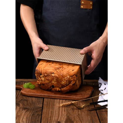 Non Stick Bread Pan With Lid