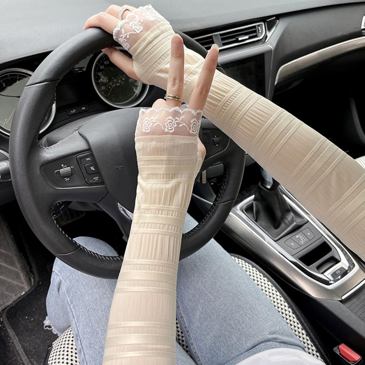 1 Pair Cycling Arm Sleeves Basketball Cycling Arm Compression Sleeves Beige