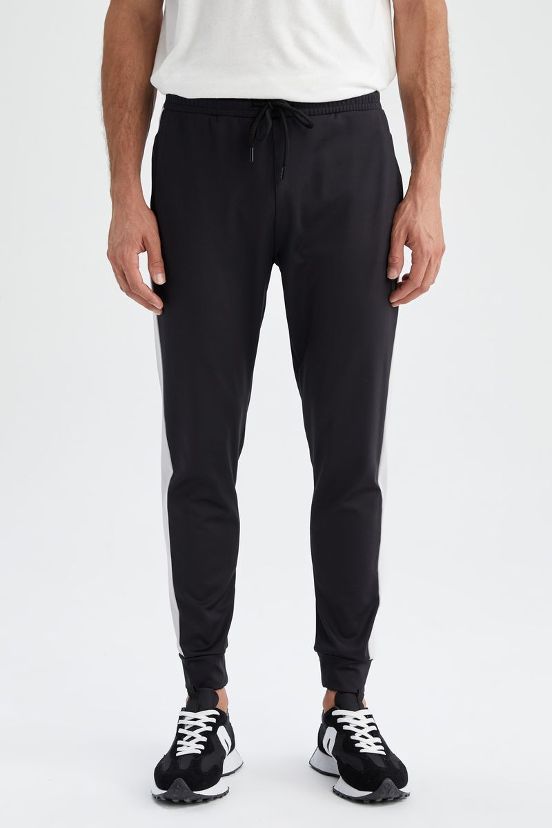 Man - Slim Fit Knitted Bottom Jogger-Black