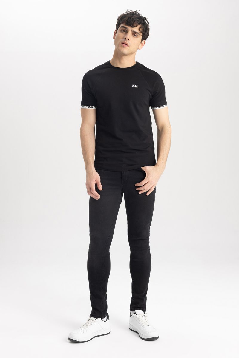 Man Young Muscle Fit Crew Neck Short Sleeve Knitted T-Shirt - Black