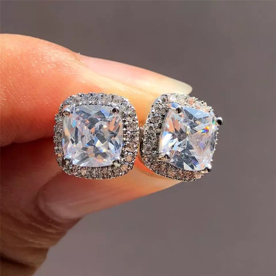 UNISEX  LUXURY STUD ICE EARRING