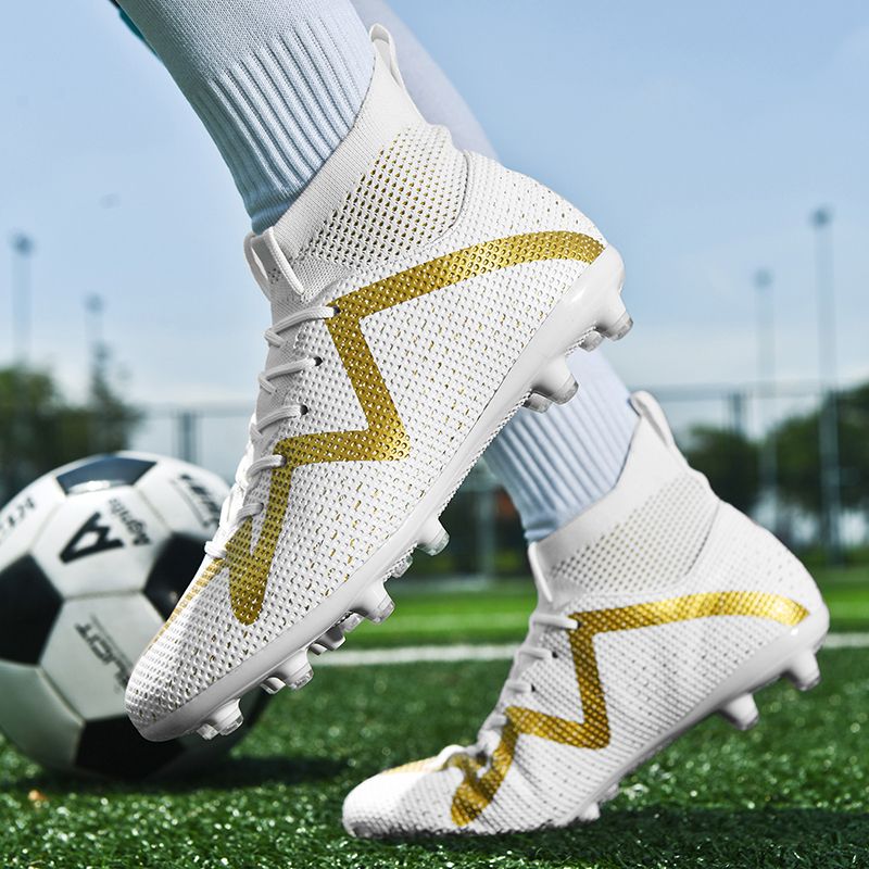Men Cleats Soccer Shoes Fashion Football Boots Long Short Studs FG TF Sneakers