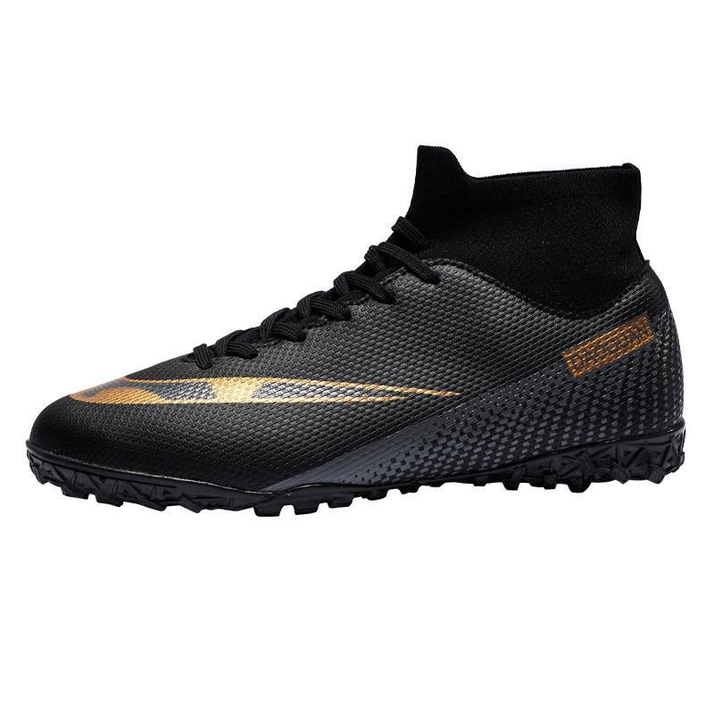 Universal Football Boots Oversized Short Stud Sneakers Black