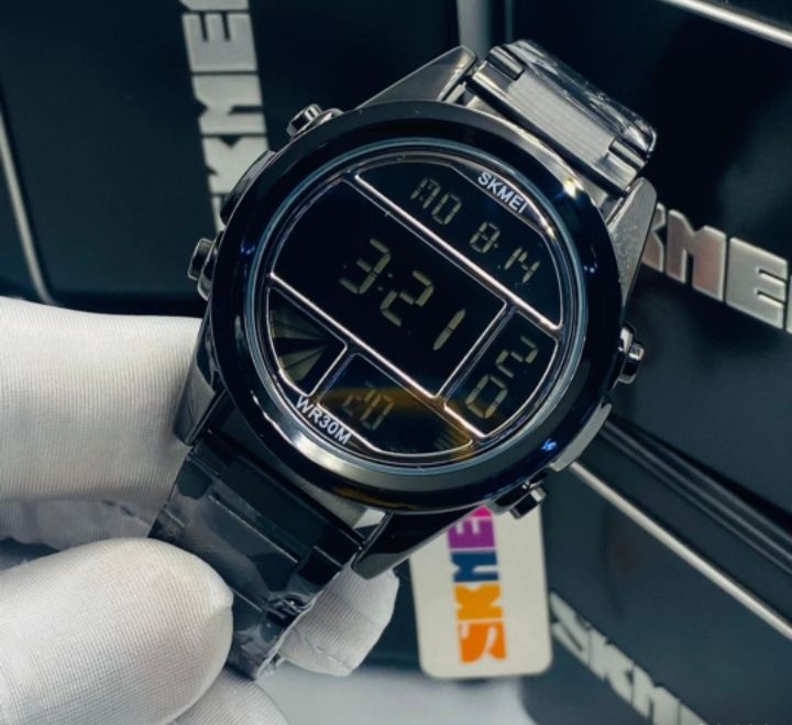 Black Chain Wrist Watch