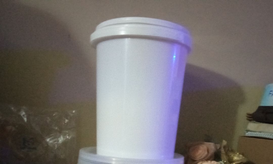 12 Pieces White Plastic Bucket With  Lid (4 Litres)