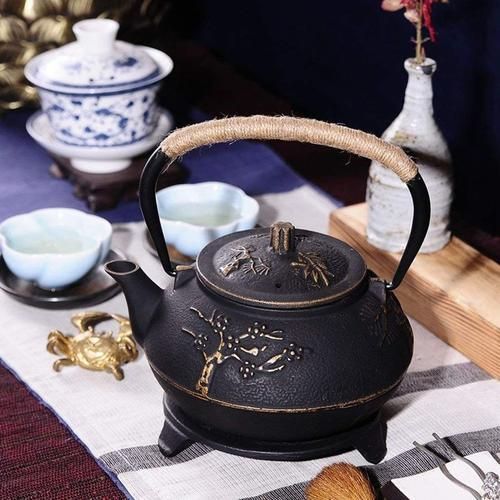 Cast Iron Teapot Kettle With Stainless Steel Infuser / Strainer , Plum Blossom 30 Ounce ( 900 Ml )