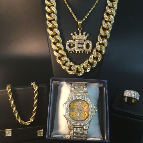 Super Blazzing Iced Studded Luxury Ladies/Gentle Men Wrist Watch+ Studded Collection