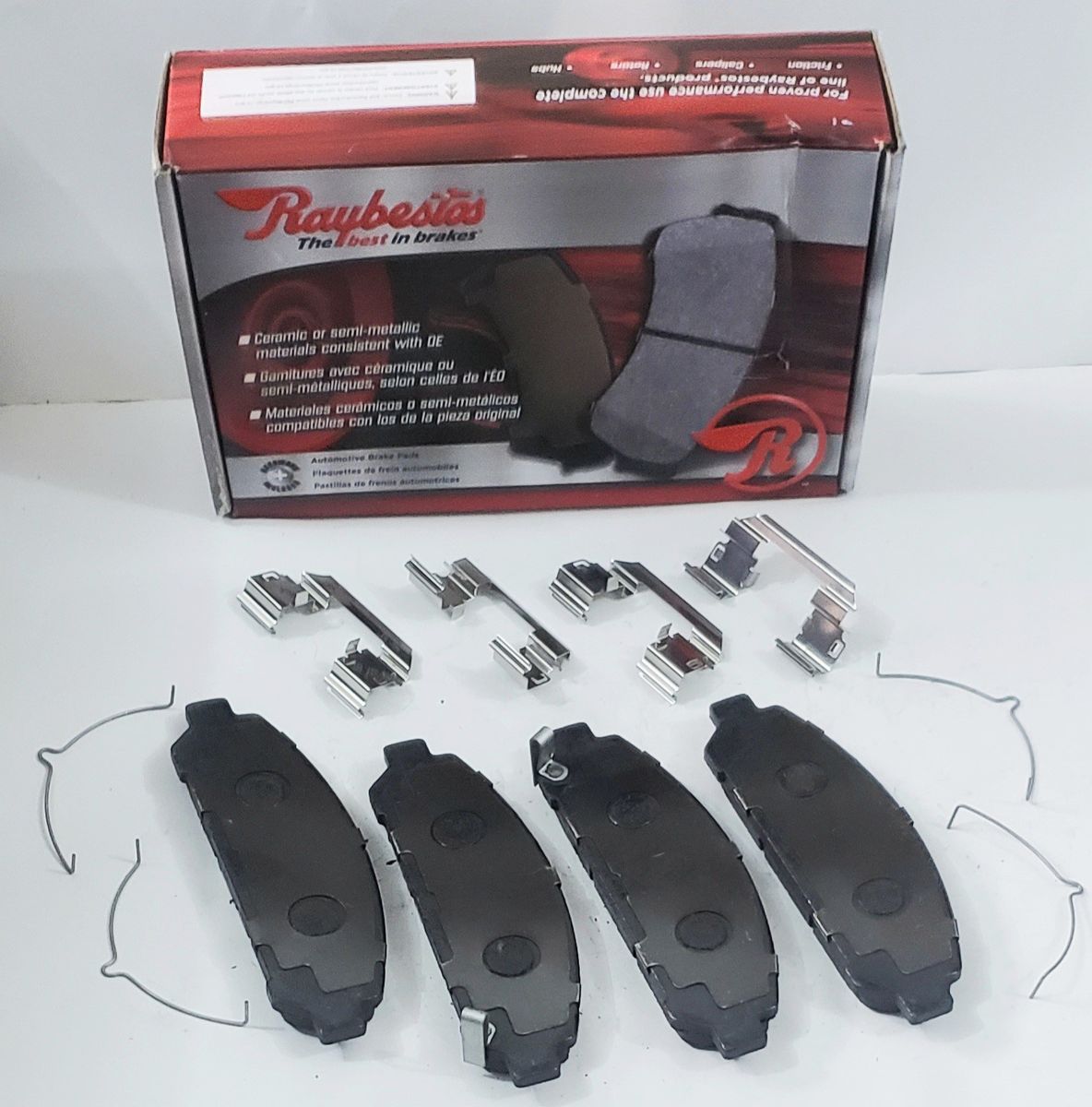 RAYBESTOS MGD 1401CH R-LINE CERAMIC FRONT BRAKE PAD SET