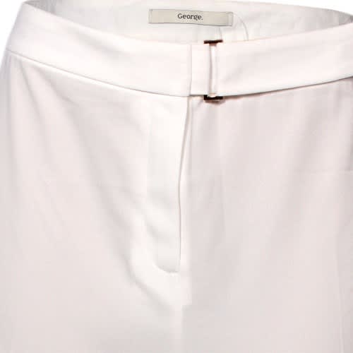 Ladies Eyelet Detail Cropped Trousers - White