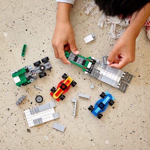 Creator 3in1 Race Car Transporter 31113 Building Kit (328 Pieces)