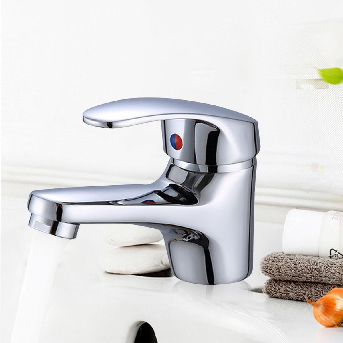 Bathroom Sink Faucet Single Handle Brass Kitchen Basin Faucet Ceramic Valve Hot & Cold Water Mixed Water Tap Polished Chrome With Hose