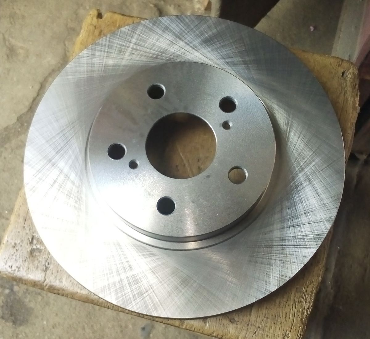 Brake Disc For Toyota Camry 2.7, And Sienna 2005 Model.