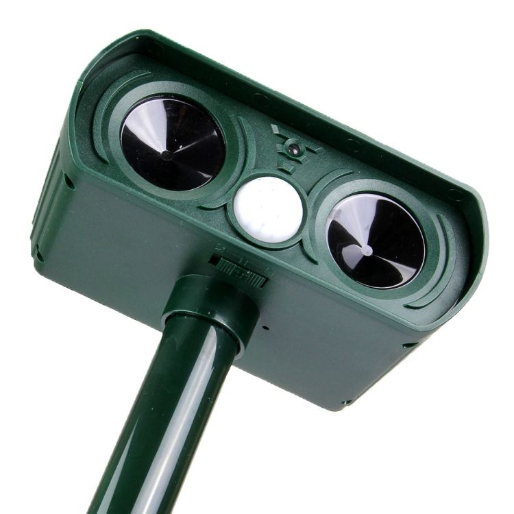 Ultrasonic Solar Powered Motion Activated Animal Repeller