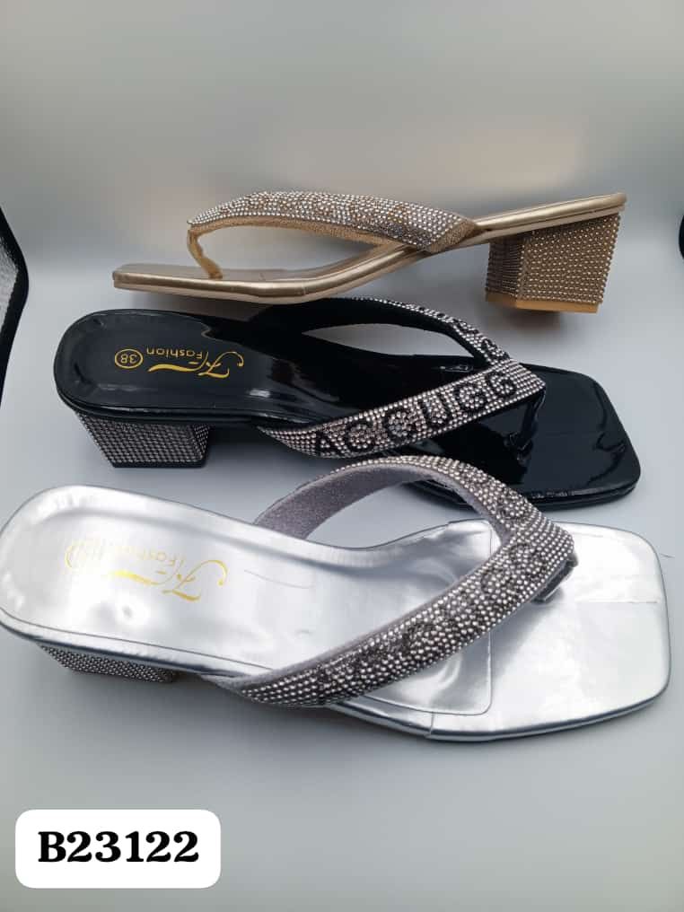 2023 Female New Design Slippers Gold