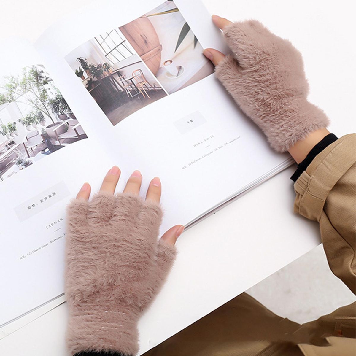 1 Pair Winter Winter Warm Fluffy Plush Women Khaki