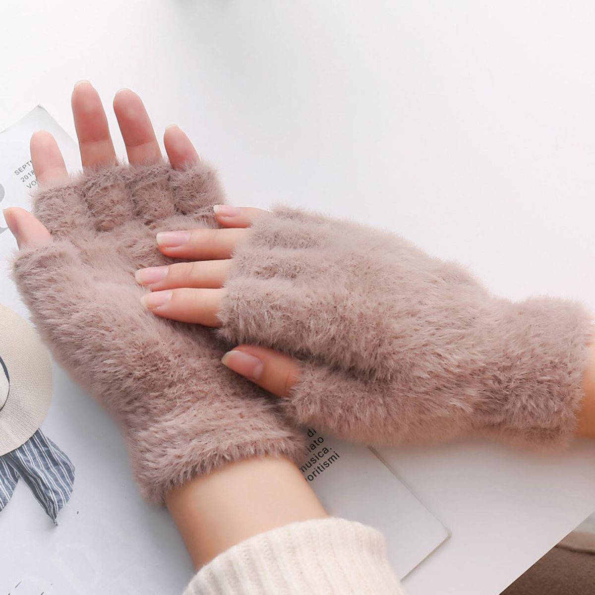 1 Pair Winter Winter Warm Fluffy Plush Women Khaki