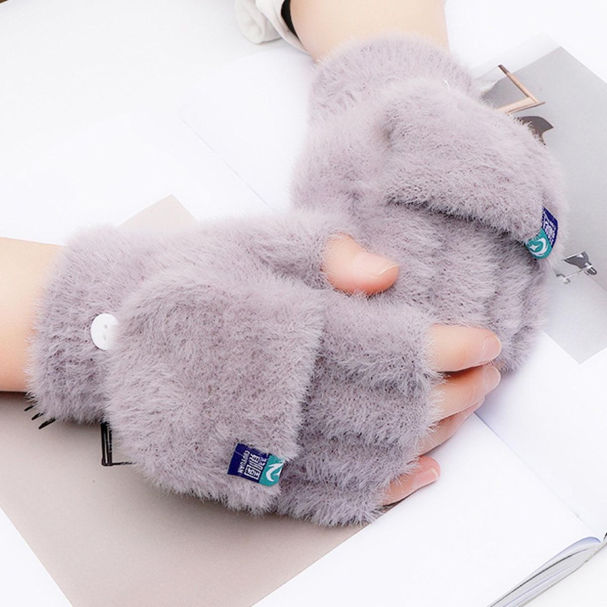 1 Pair with Finger Cap Lady Winter Light Purple