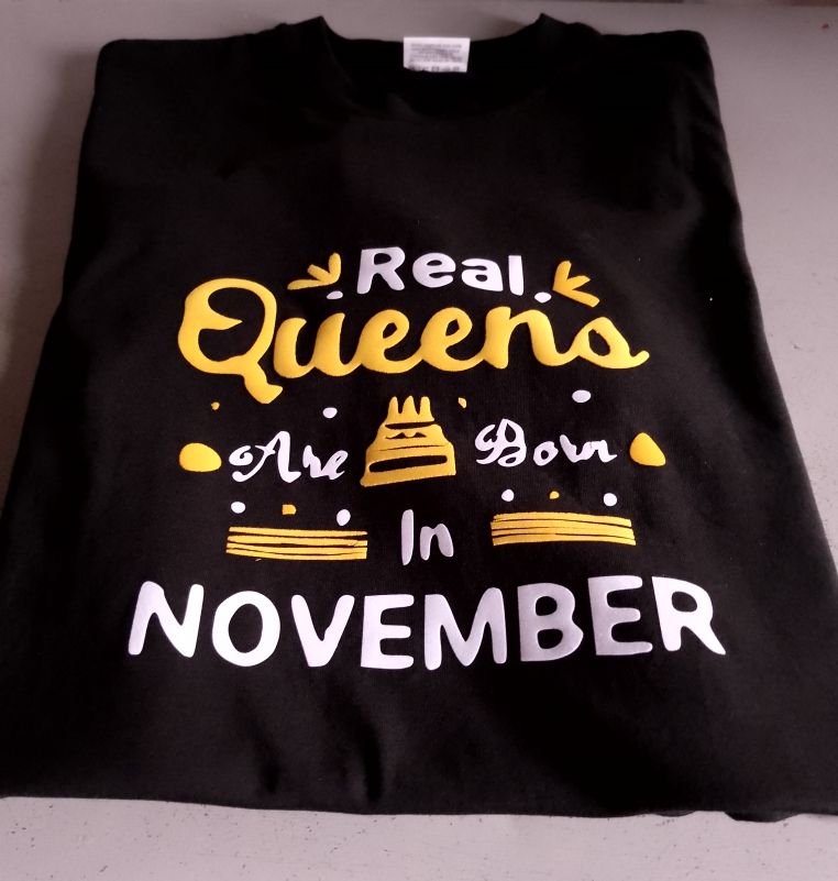 Real Queens Are Born In November Birthday T-shirt
