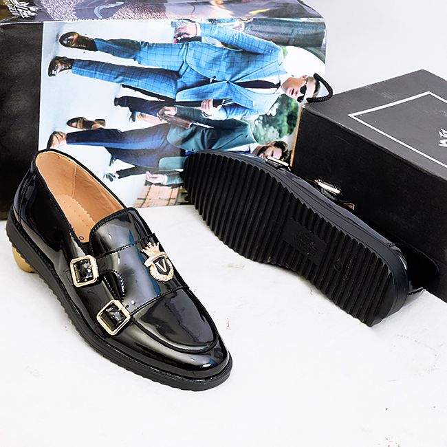 Crested Leather Wetlook Monk Shoe - Black